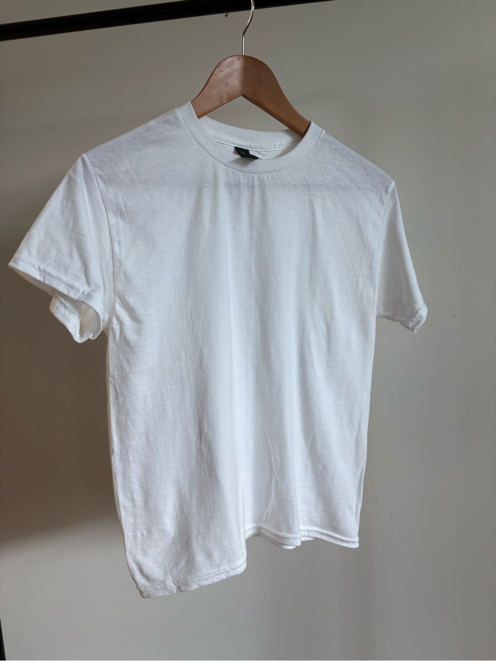 Gildan White Short Sleeve Crewneck Tee - Men's